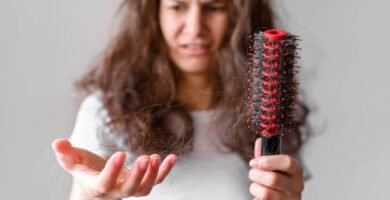 “Combate la caída excesiva de cabello de forma natural: trucos y remedios caseros”